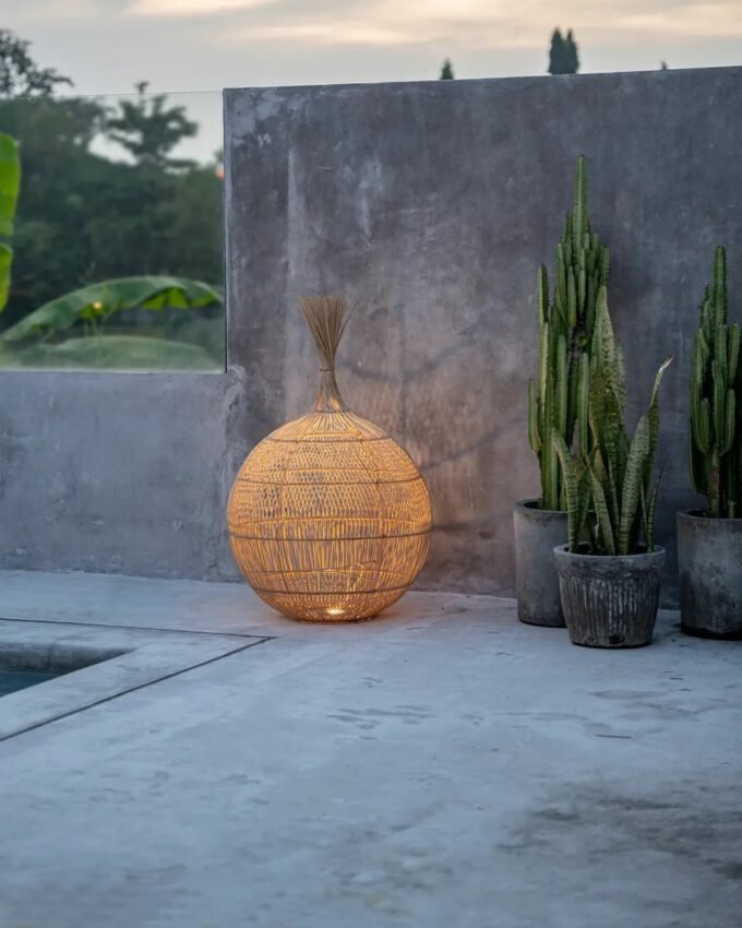 The Wonton Floor Lamp - Pendant - Natural